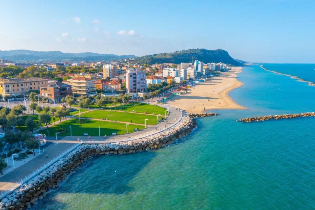 Ecco la meta di mare raggiungibile in treno da Milano in 3 ore